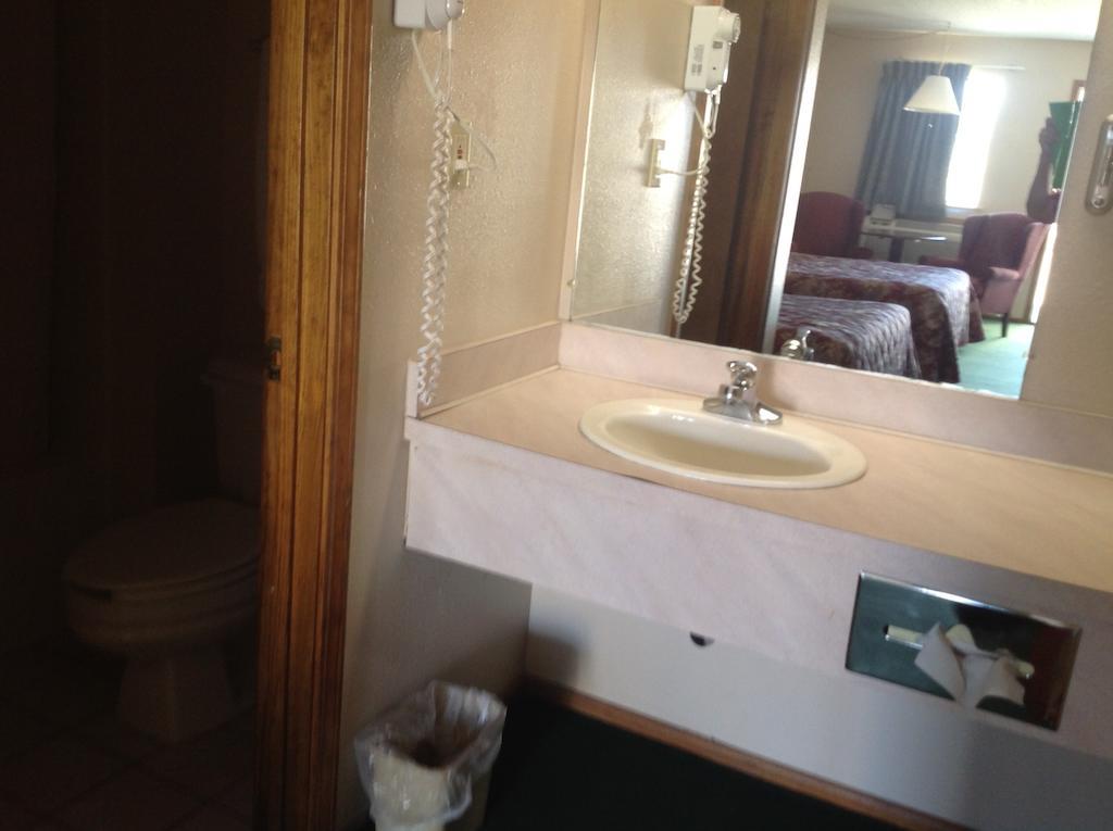 Riverwood Inn Glenwood Room photo